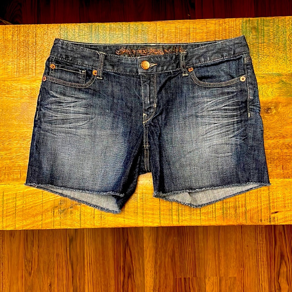 Express cutoff Jean shorts